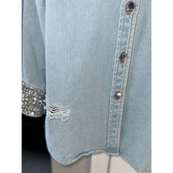 Retrofête Women's M Blue Denim Rhinestone Cuff Button-Up Shirt M - Picture 14 of 14